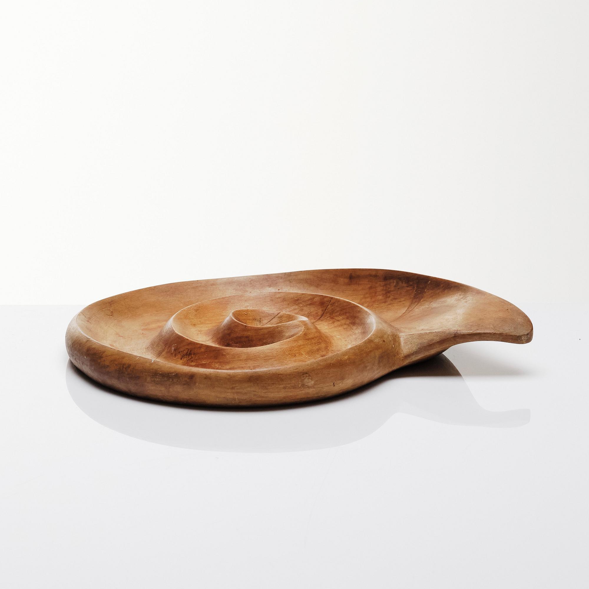 Russel Wright, an 'Oceana' sculpted wooden bowl, USA. Alva & Gunnar Myrdal Collection.