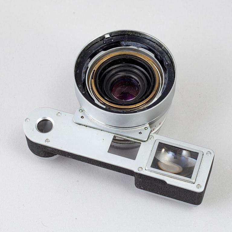 A LEICA M3, 1954, with objectives and accessoaries.