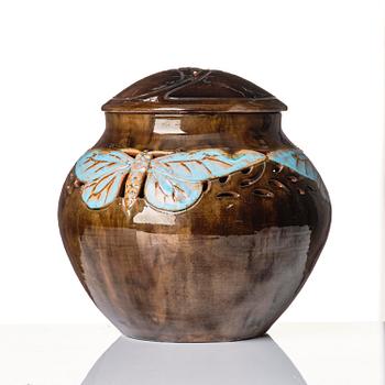 Hilma Persson-Hjelm, a glazed earthenware art nouveau lidded tureen with a plate, executed i her studio, Arvika 1919. No 8812,  plate 1699.