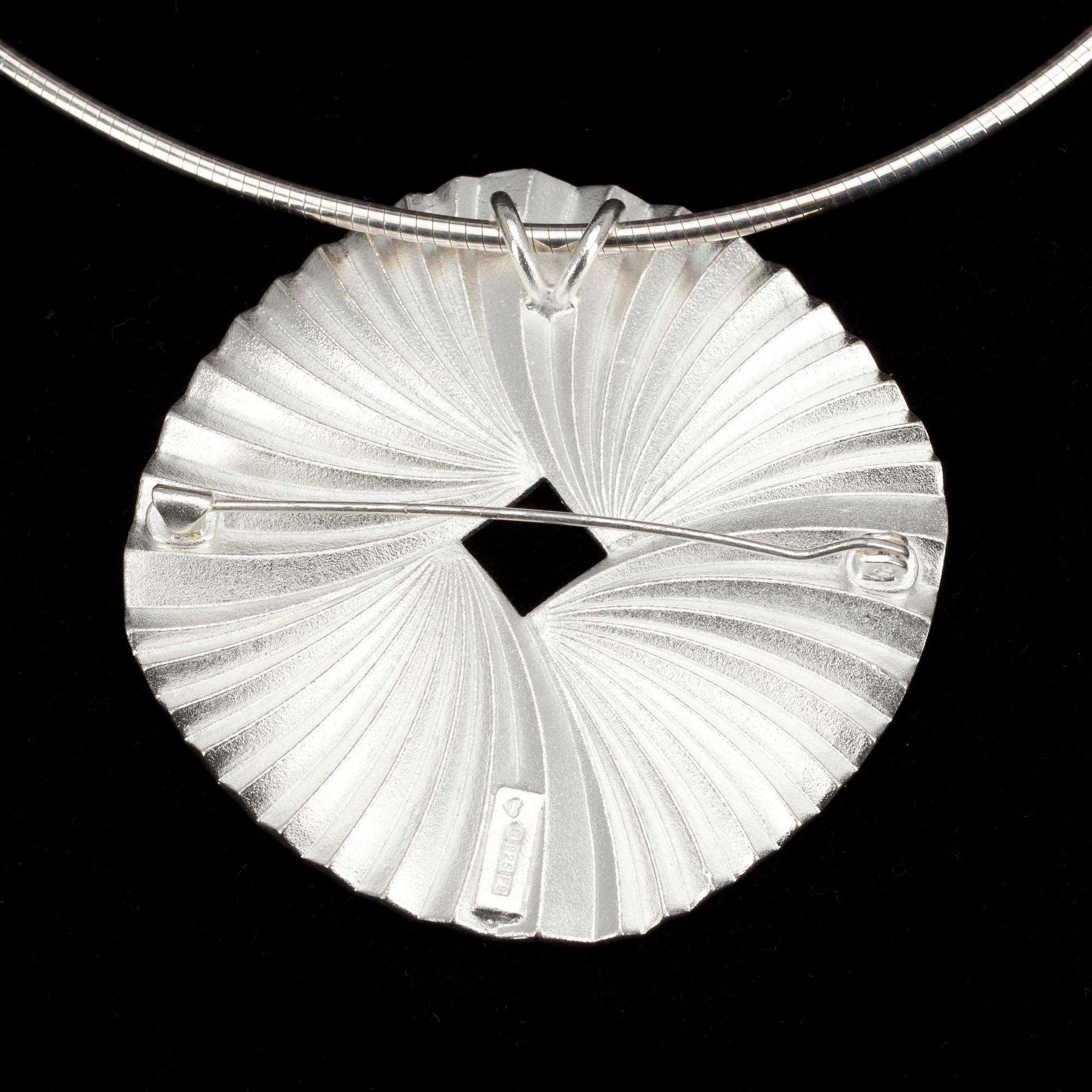 HALSSMYCKE/BROSCH, silver, "Plisé" Marja Suna Kalevala Koru, 2007.
