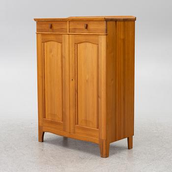 Carl Malmsten, a 'Husmorslyan' sideboard.