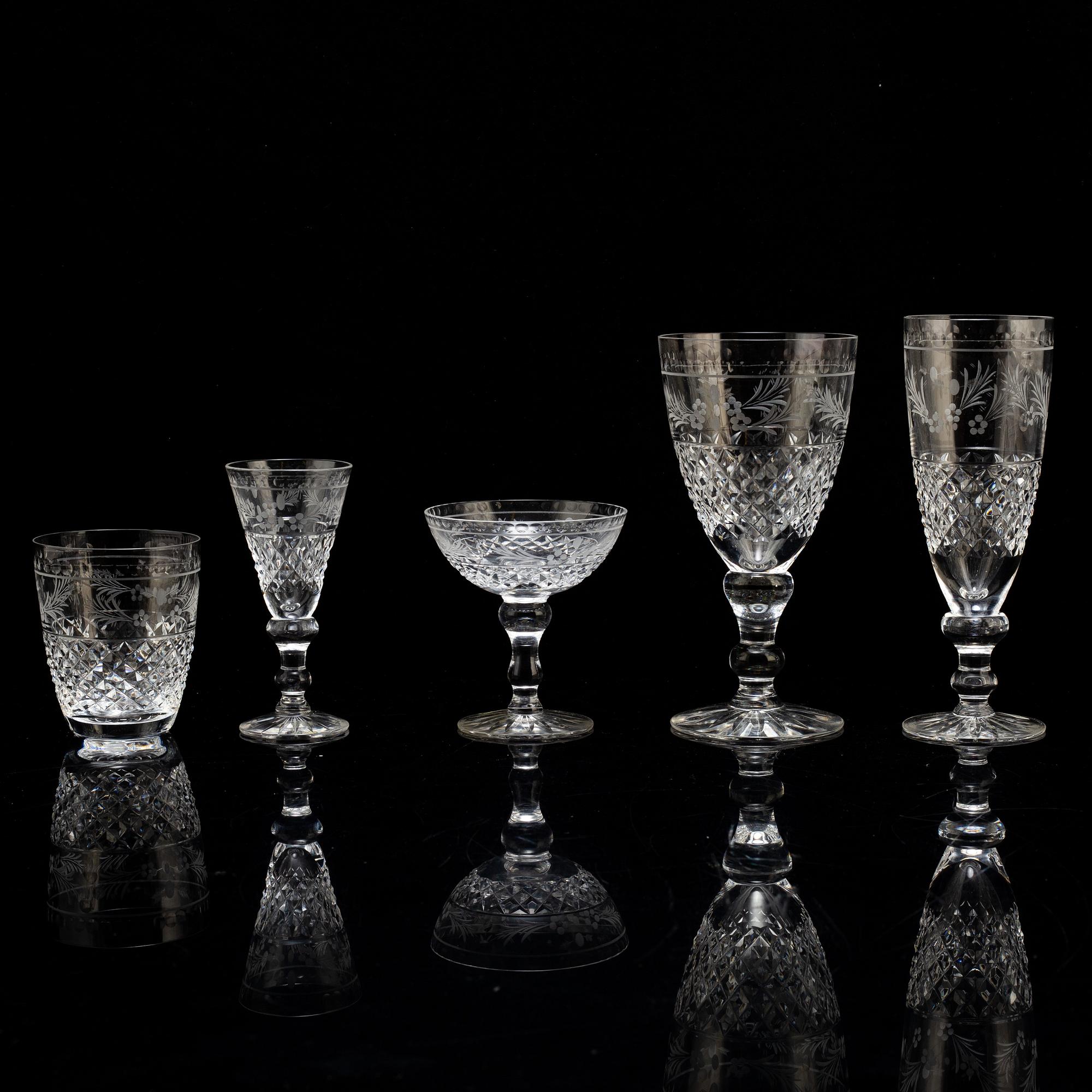 GLASSERVIS, 68 delar, "Elvira Madigan", Kosta Boda.