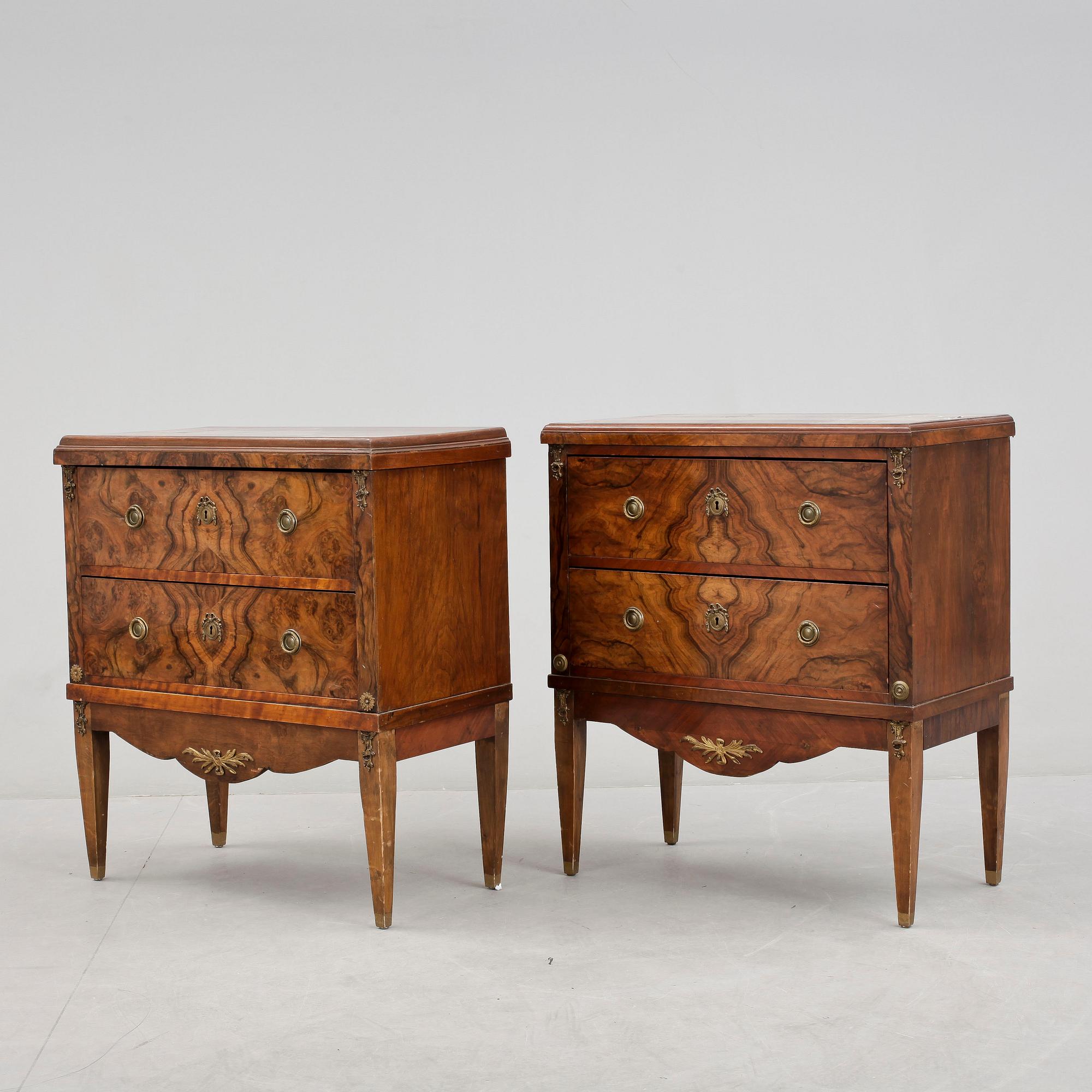 BYRÅER, ett par, gustaviansk stil, 1800-talets slut.