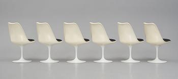 Eero Saarinen, a "Tulip", dining table and 6 chairs, Knoll International, 1960-70's.