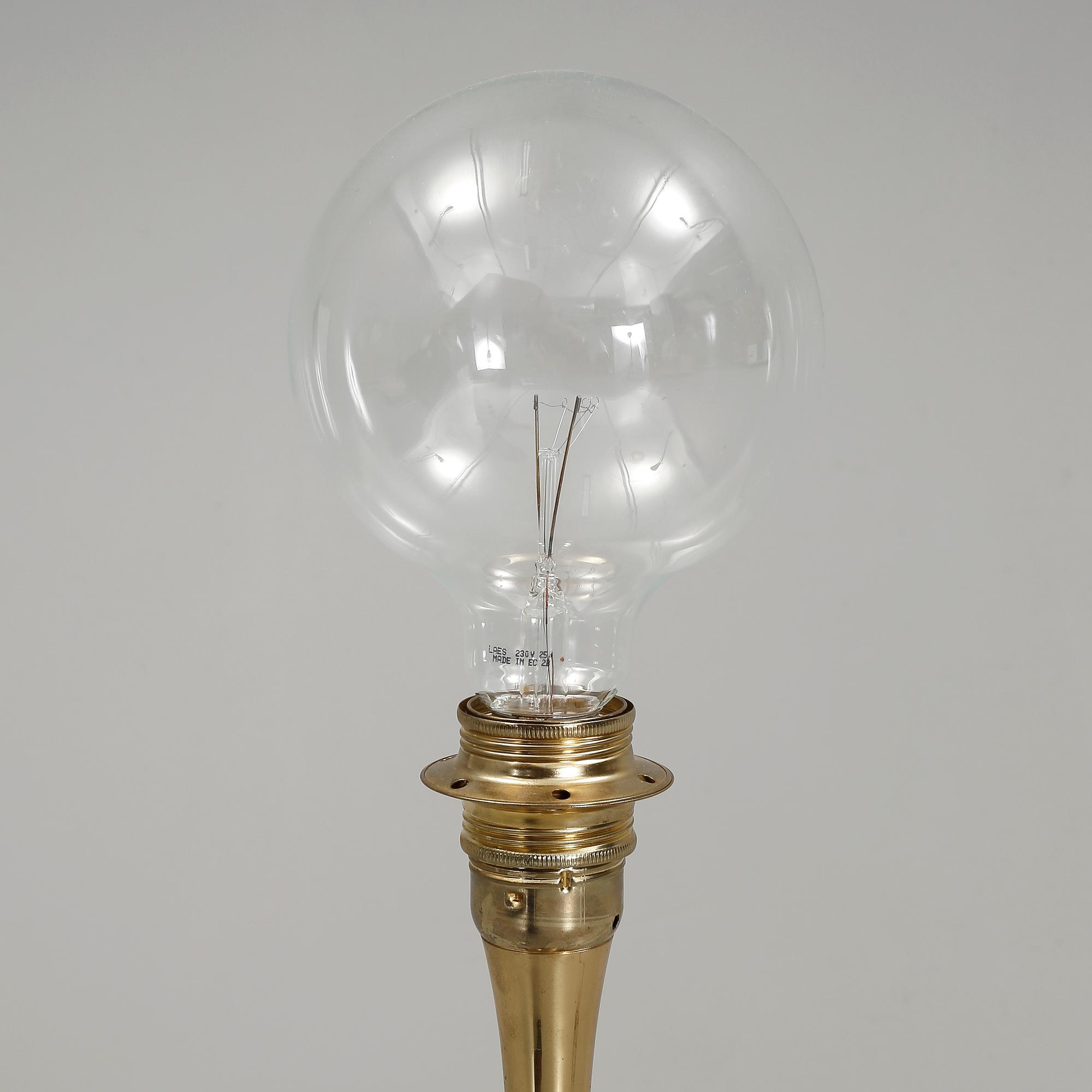 BORDSLAMPA, 1900-talets andra hälft.