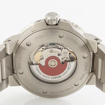 Oris X Bracenet, Aquis, "Fishing net dial", wristwatch, 43.5 mm.