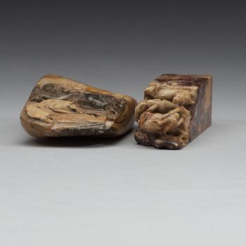 Two carved stone seals, Qing dynasty (1644-1912).