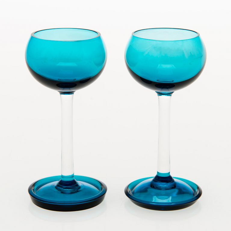 NANNY STILL, "Harlekiini" Liköörikarahvi ja 9 liköörilasia, Riihimäen Lasi Oy. 1950-60-luku.