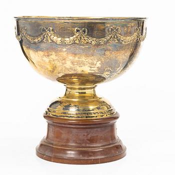 C.G. Hallberg, A silver gilt bowl, Stockholm 1915.