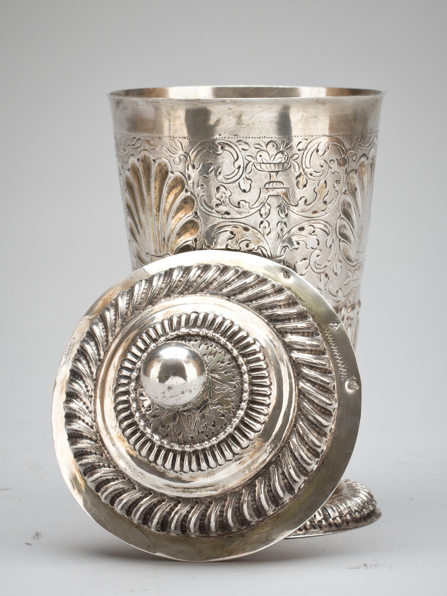 BÄGARE med lock, av Carl Wilhelm Hartman, Breslau 1710-1712.