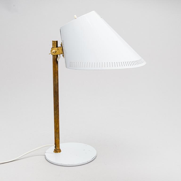 Paavo Tynell, A mid-20th-century '9227' table lamp for Idman, Finland.