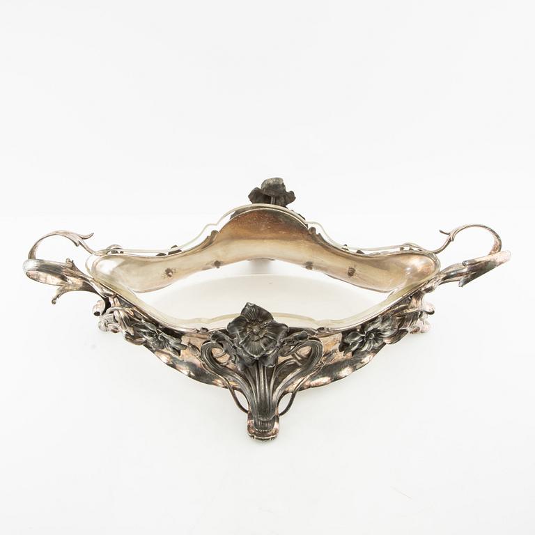 Jardinière Wurtembergische Metalwaren fabrik Art Nouveau around 1900 silver-plated (Britannia metal).