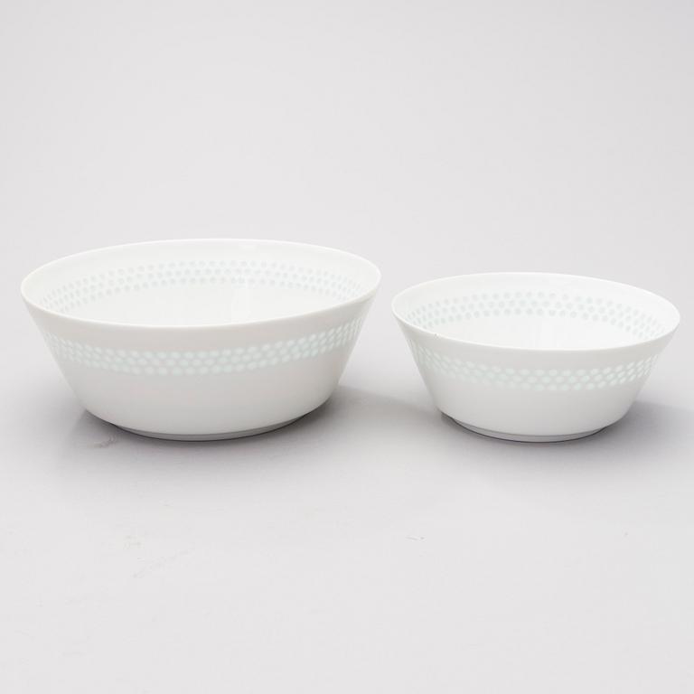 FRIEDL HOLZER-KJELLBERG, ASTIASTO, 34 osaa, "Helmi", riisiposliinia, signeeratut F.H.Kj. Arabia Finland.