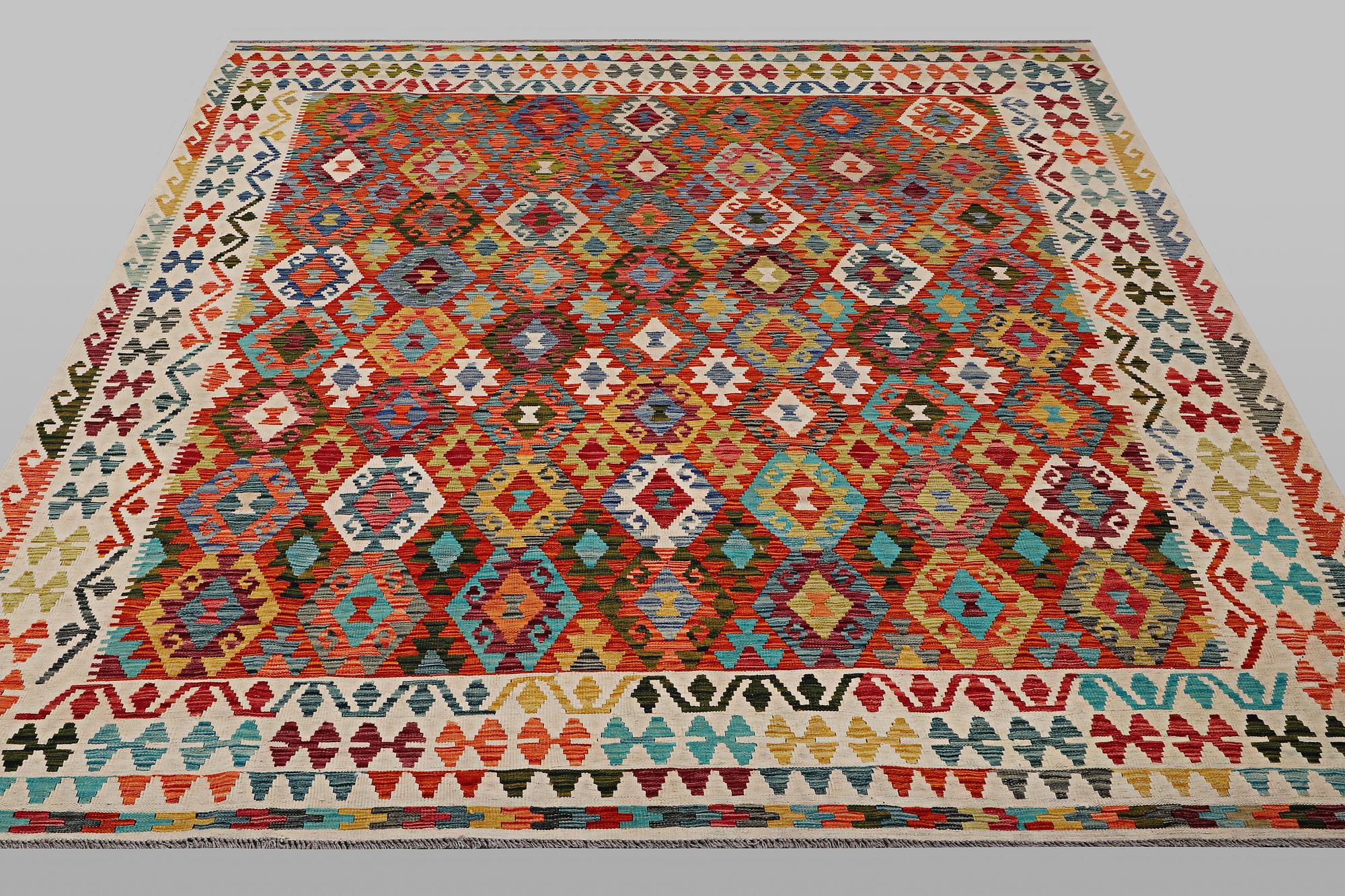 Matta, Kelim, ca 330 x 258 cm.