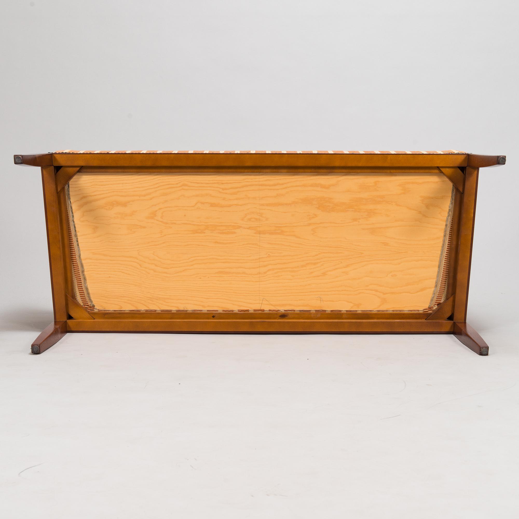 Eliel Saarinen, soffa, "Saarinen house Settee" för Adelta 1900-talets slut.