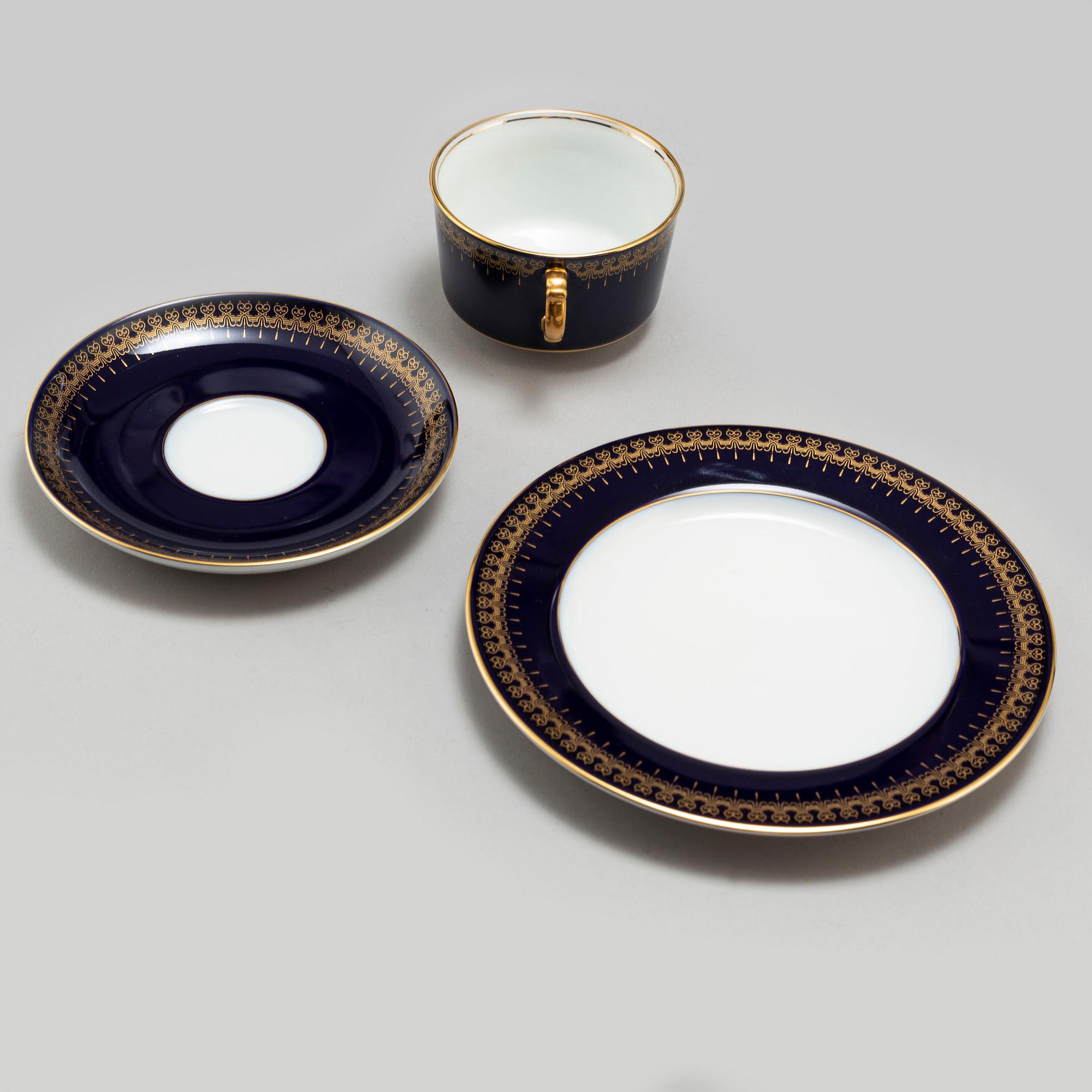 A part dinner and coffee 'Romanov' service, Golden Collection, late 20th century (51 pieces), with 17 cutlery pieces.