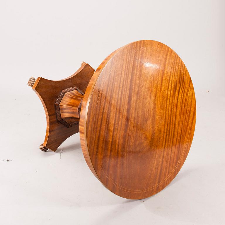 BORD, empirstil, 1900-talets första hälft.