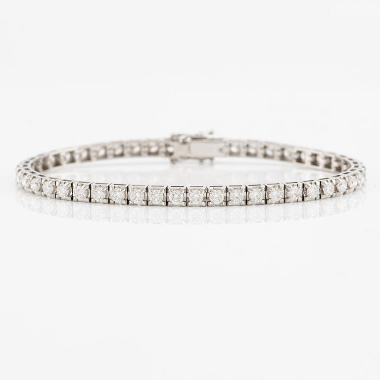 Tennis bracelet with brilliant-cut diamonds, including HRD report.