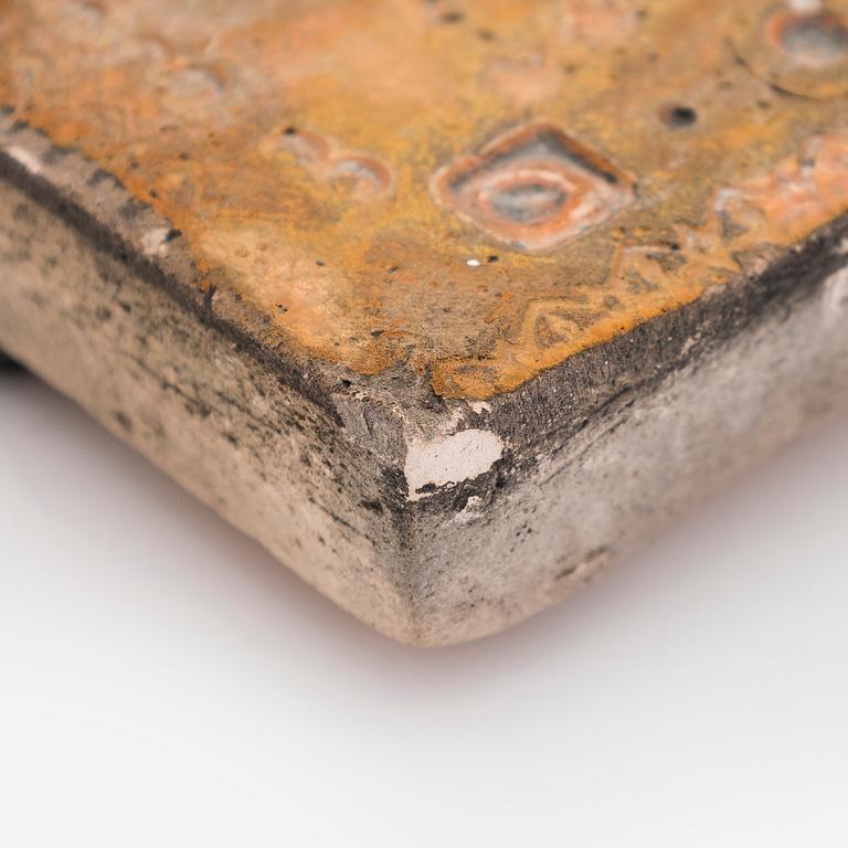 Rut Bryk, Relief, kivitavara, signeerattu BRYK.