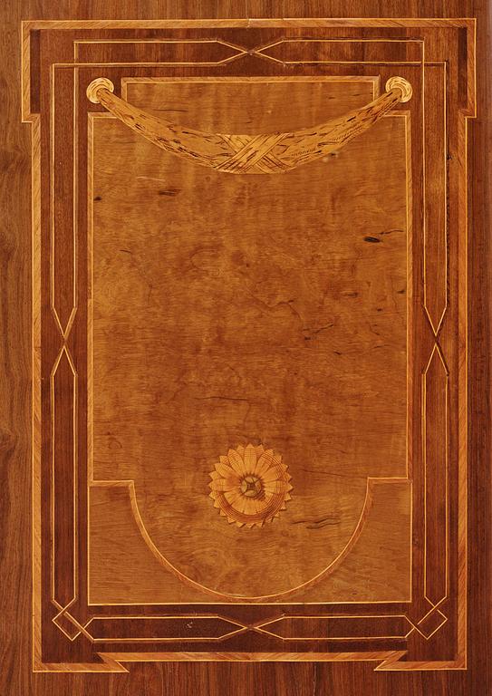 Byrå, av Georg Haupt (mästare i Sockholm 1770-84), Gustaviansk.