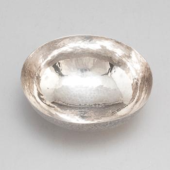 Ana oval sterling silver bowl from Wiener Silberschmiede, Vienne, Austria.