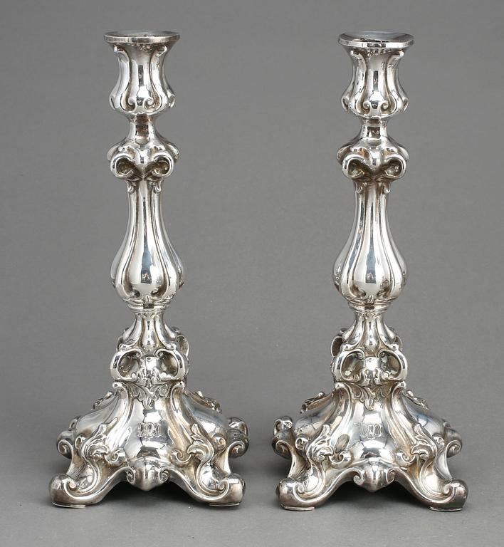 LJUSSTAKAR, 2 par, nysilver, barockstil, bl.a GAB, Stockholm, 1900-tal.