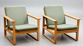 FÅTÖLJER, ett par, "Slädestolen" , modell 2256, Börge Mogensen, Danmark.