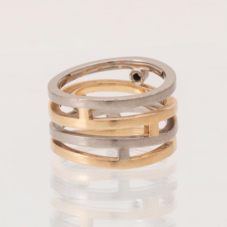 Ring 18K vitt och rött guld med runda briljantslipade diamanter, Björn Nilsson Kristianstad 2006.
