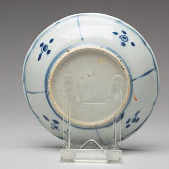 A set of seven blue and white dishes, Ming dynasty, Wanli (1572-1620).