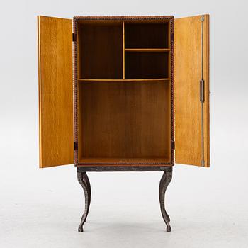 Cabinet, first half of the 20th century.