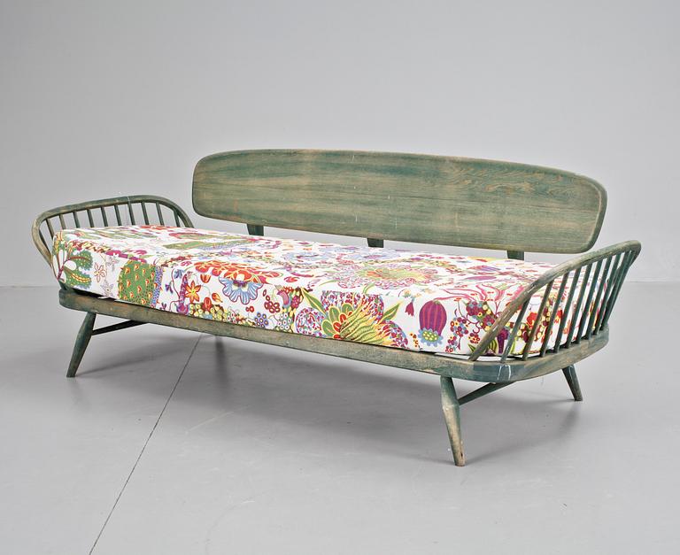 SOFFA/DAGBÄDD, trä, 1900-tal.