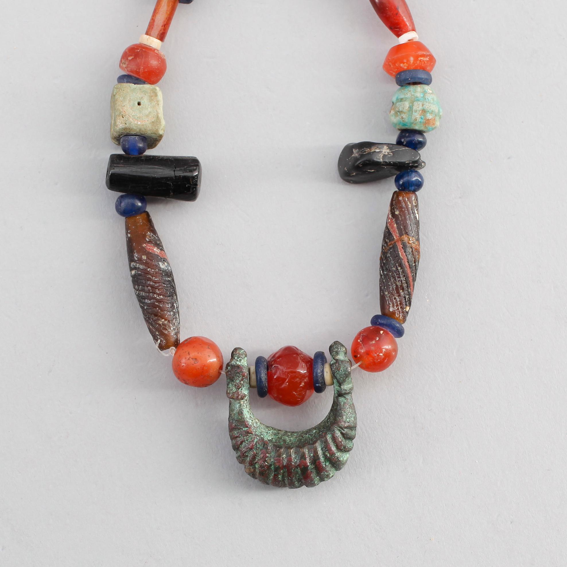 COLLIER, orientaliskt.