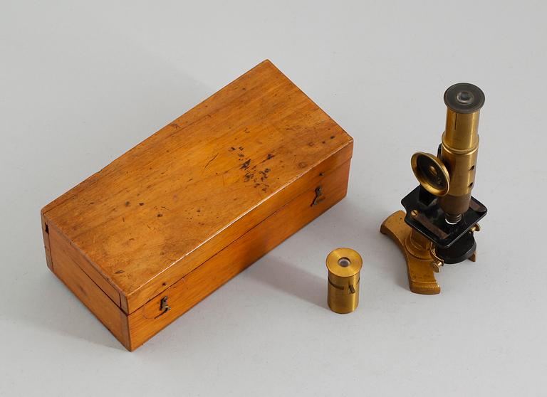 MIKROSKOP, omkring år 1900.