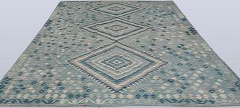 Rug, Kelim, classic design, 348 x 245 cm.