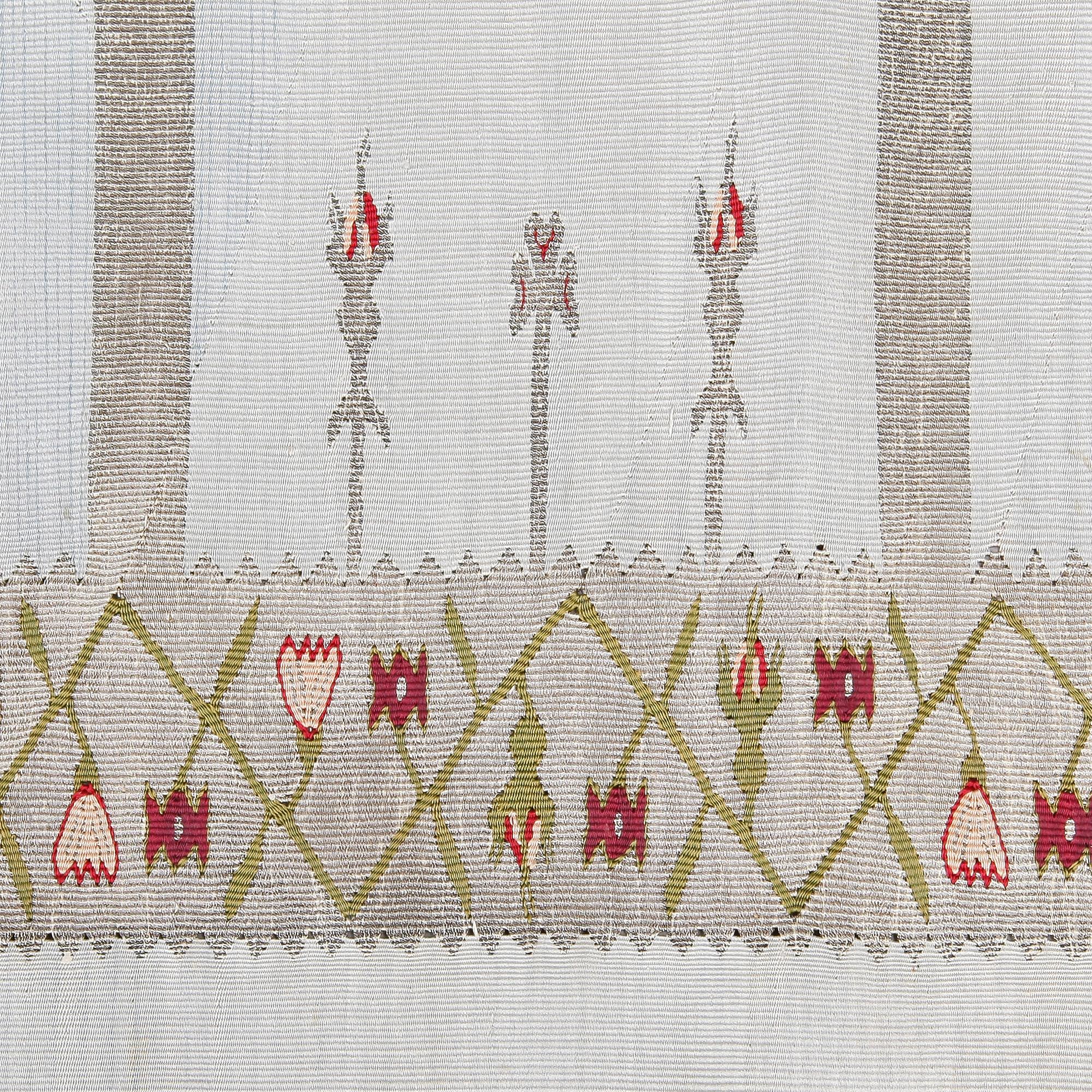 DUK, silke och silvertråd. Östeuropa troligen Bulgarien Rumänien 1800/1900-tal.