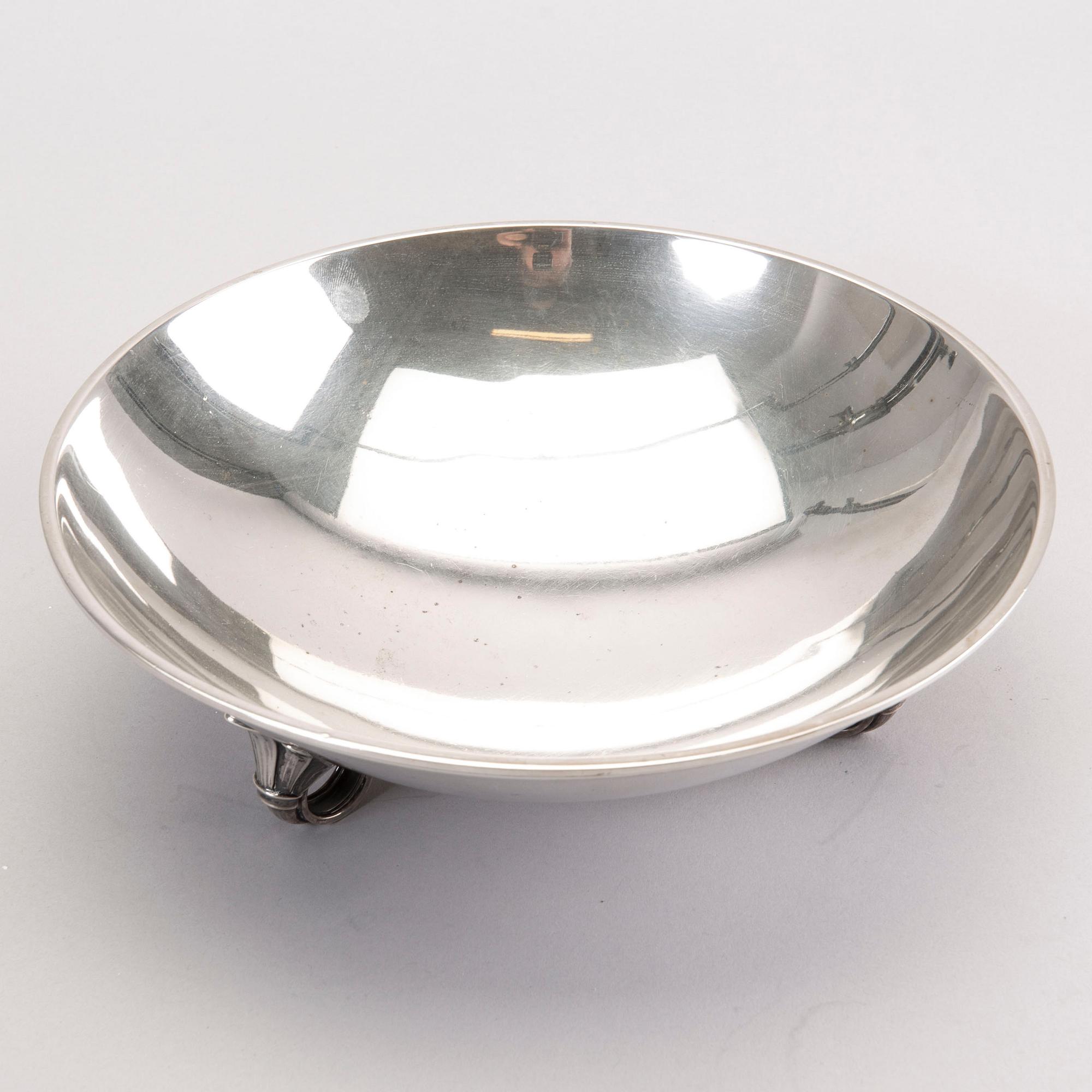 A Danish 20th century sllver bowl mark of Laurits Berth 1938 weight  606 gram.