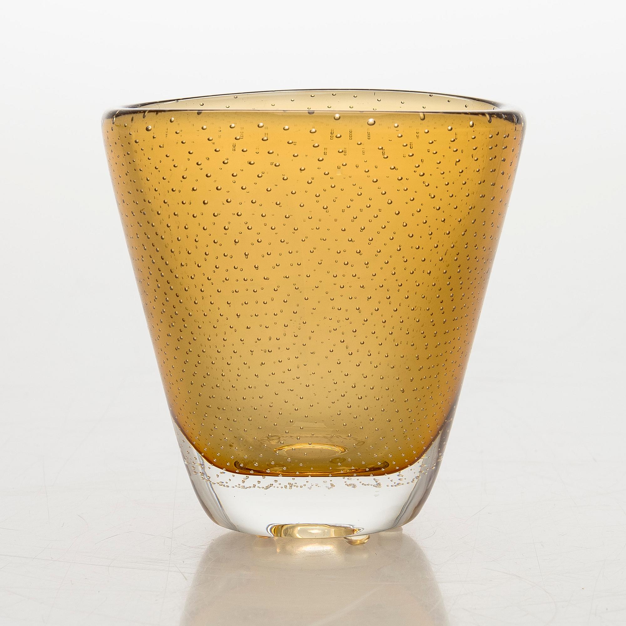 Gunnel Nyman, vas, modell "GN 3", signerad G. Nyman Nuutajärvi Notsjö.