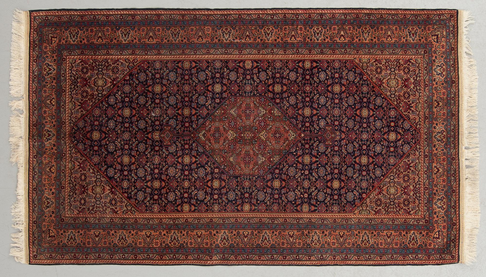 MATTA, semiantik, Täbris, ca 211 x 121 cm.