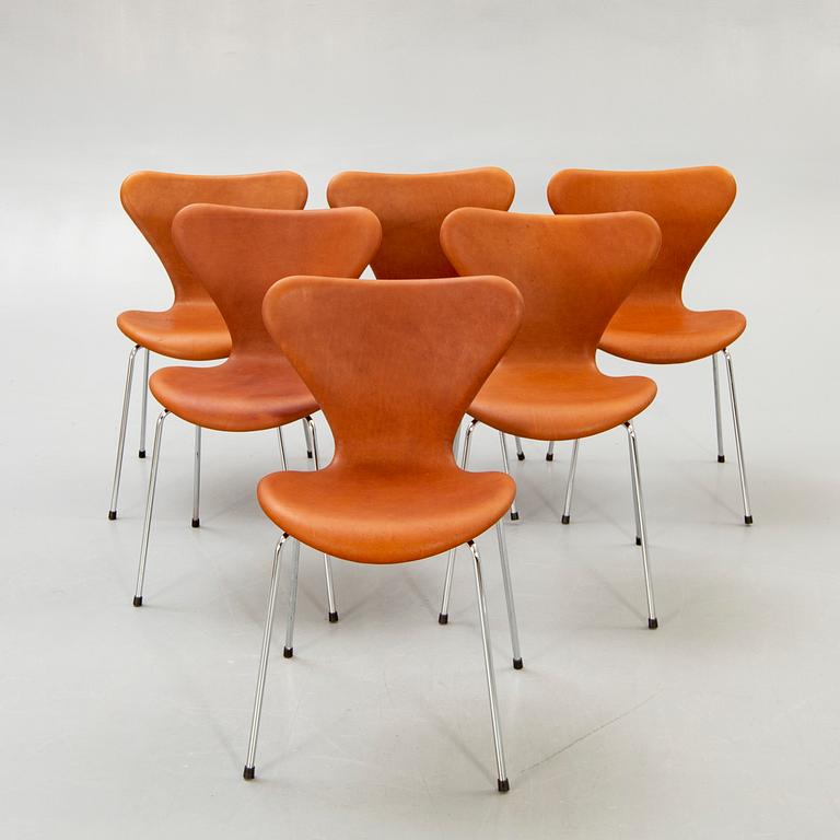 Arne Jacobsen, stolar, 6 st, "Sjuan", Fritz Hansen, Danmark 1900-talets senare del.