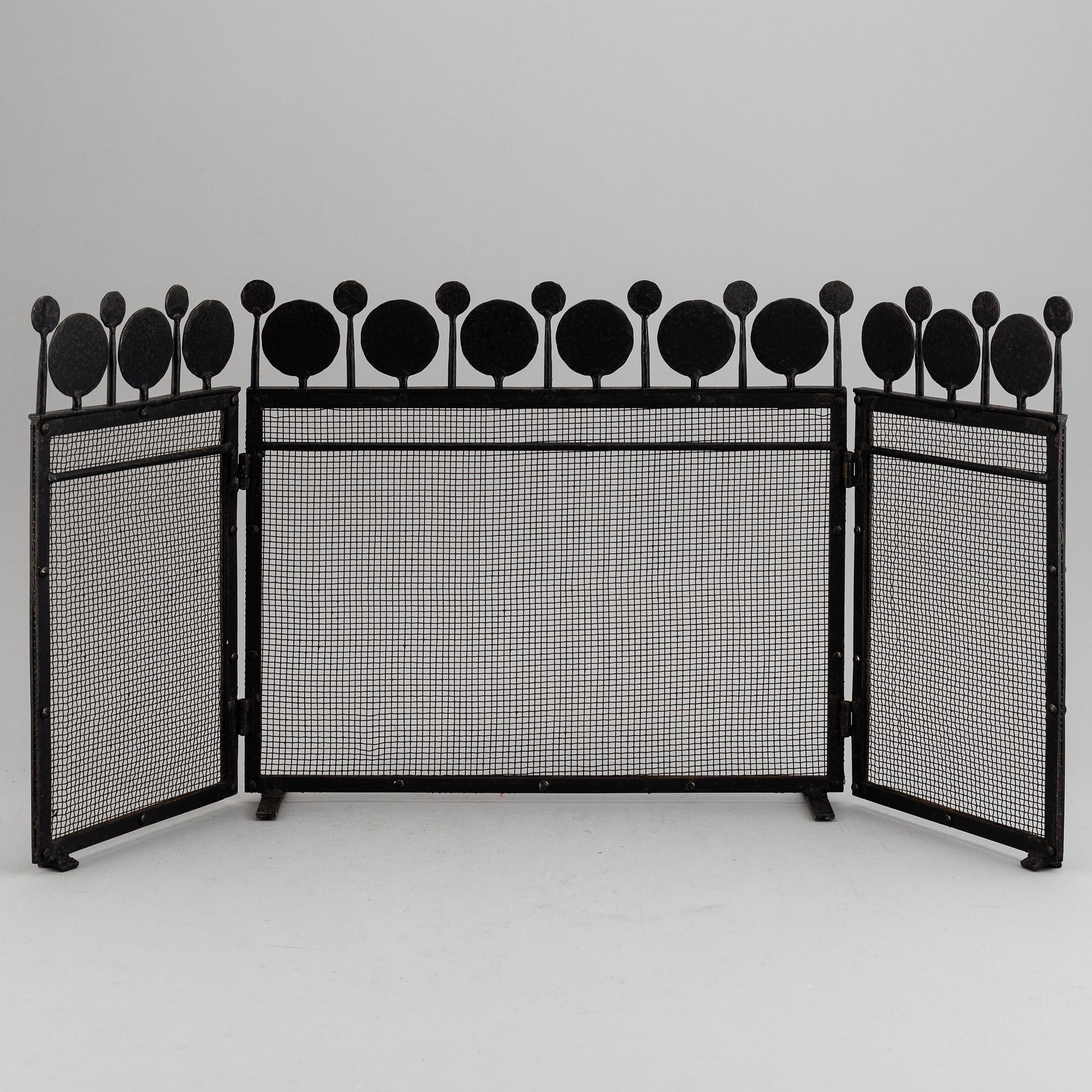 BERTIL VALLIEN, an iron fire guard, Boda Smide.