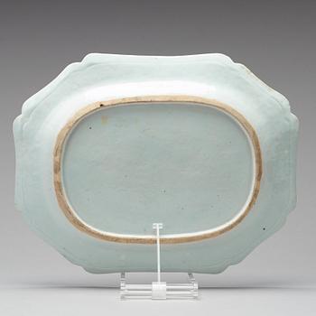 A famille rose serving dish, Qing dynasty, Qianlong (1736-95).