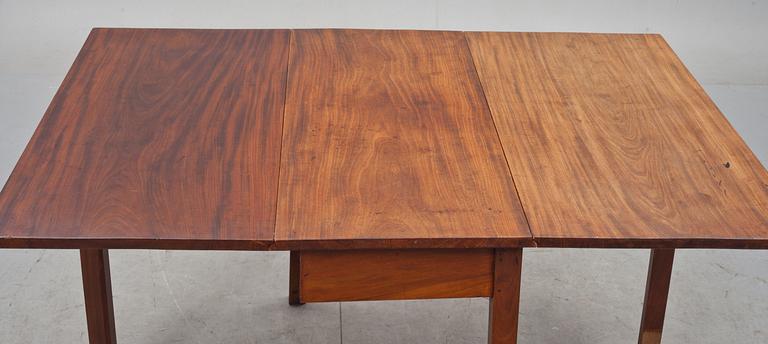 KLAFFBORD. England, 1800-tal.