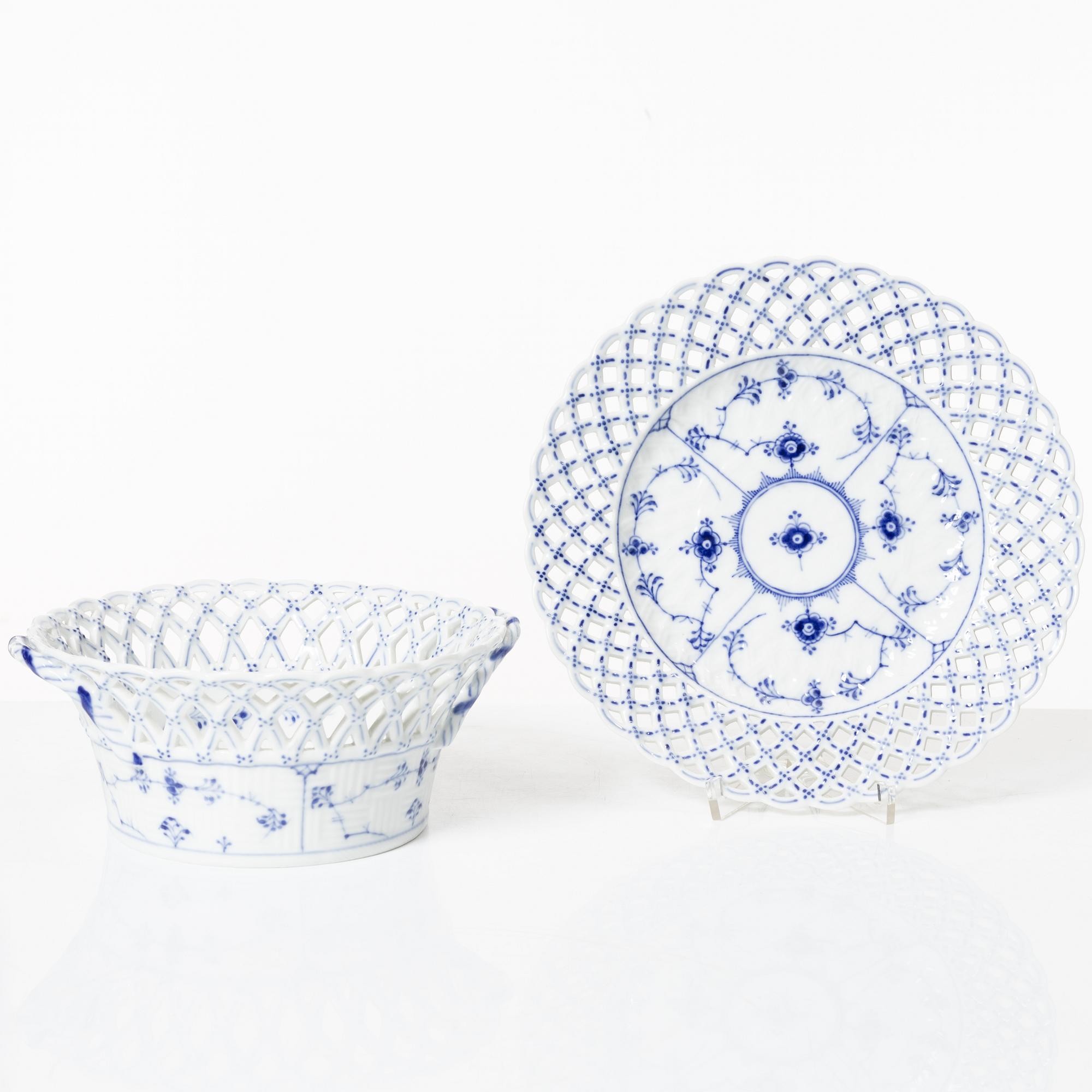 Royal Copenhagen, gallerskål med fat, "Musselmalet", Danmark, 1889-1922.