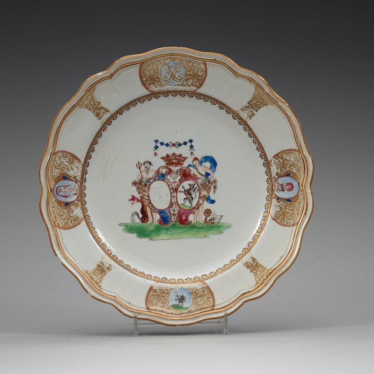 A five piece set of Swedish armorial porcelain, Qing dynasty, Qianlong (1736-95).