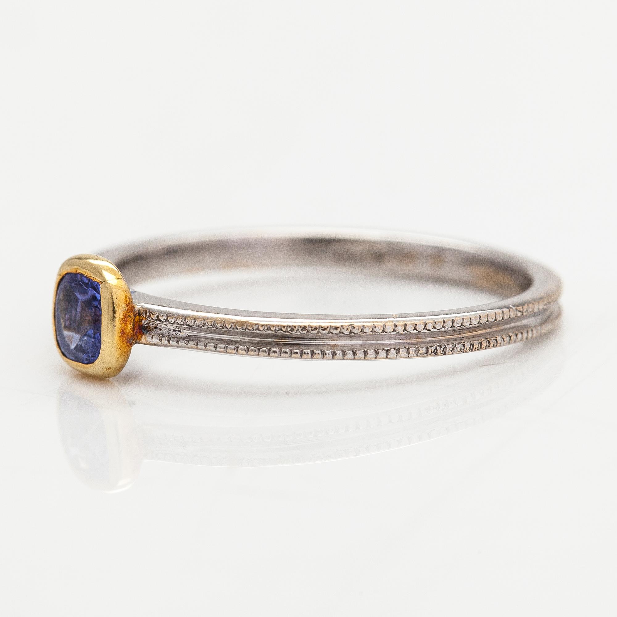 An 18K white gold ring with a tanzanite.