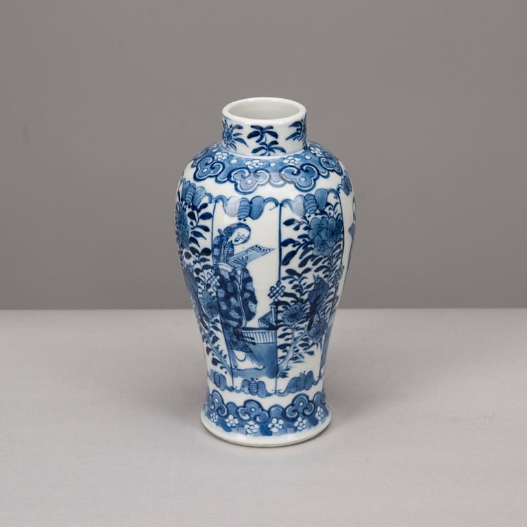 VAS, porslin, Kina 1900-talets första hälft.