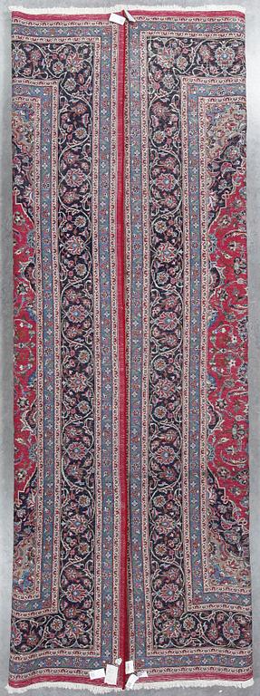 MATTA, sannolikt Keshan, ca 400x295 cm.
