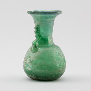 VAS, grönt glas, kopia av romersk vas, 1900-tal.