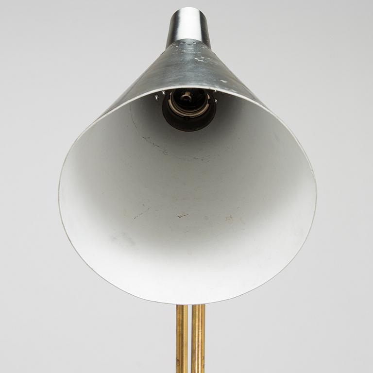 Tapio Wirkkala, A mid-20th-century 'K 10-11' floor light for Idman.