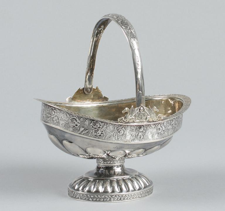 KORG PÅ FOT, silver, Elias Modig, S:t Petersburg (1795-1834). Vikt c:a 270 g.